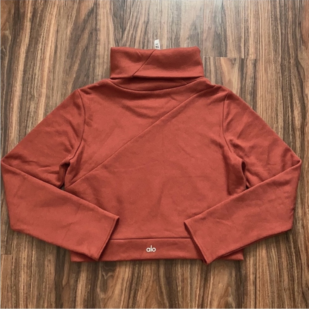 NWOT Alo Yoga Soleil Cropped Turtleneck - Picture 11 of 16